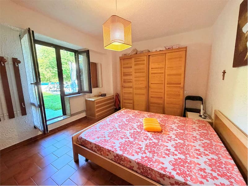 Grazioso bilocale con terrazza, piscina e garage (6)