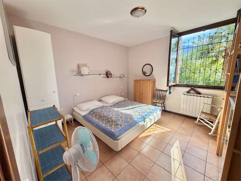 Splendido e curatissimo trilocale con giardino in una posizione tranqu (5)