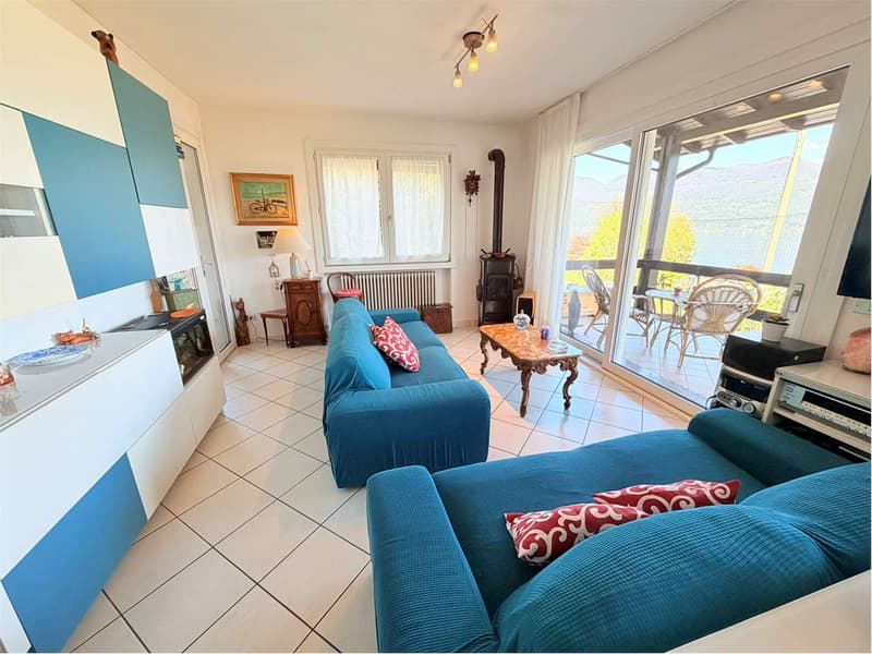 Splendida casa indipendente in posizione tranquilla e soleggiata, con (2)