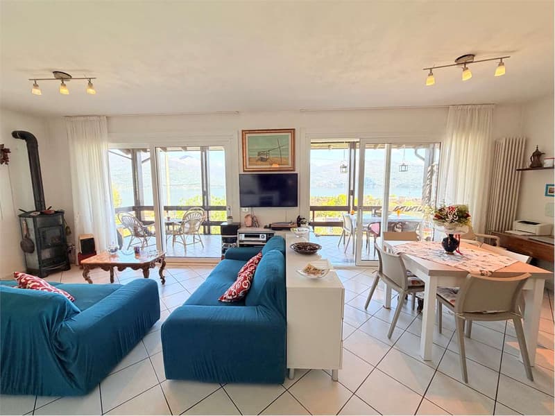 Splendida casa indipendente in posizione tranquilla e soleggiata, con (4)