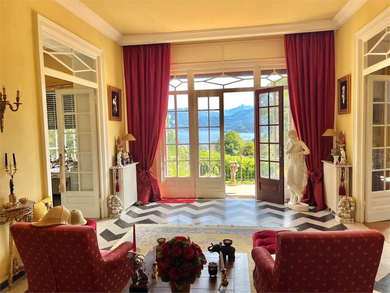 Villa esclusiva con parco privato e spettacolare vista panoramica sul (2)