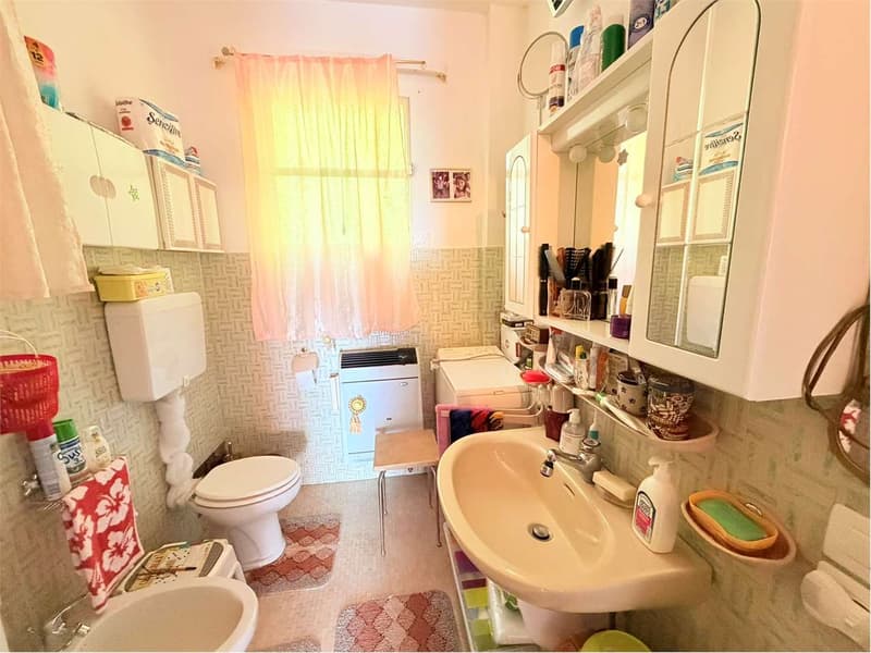 Bilocale d'angolo in posizione soleggiata e tranquilla esposta a sud c (7)