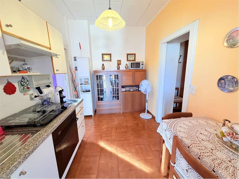 Bella casa di paese con terrazza e cortile interno in comune, in posiz (6)