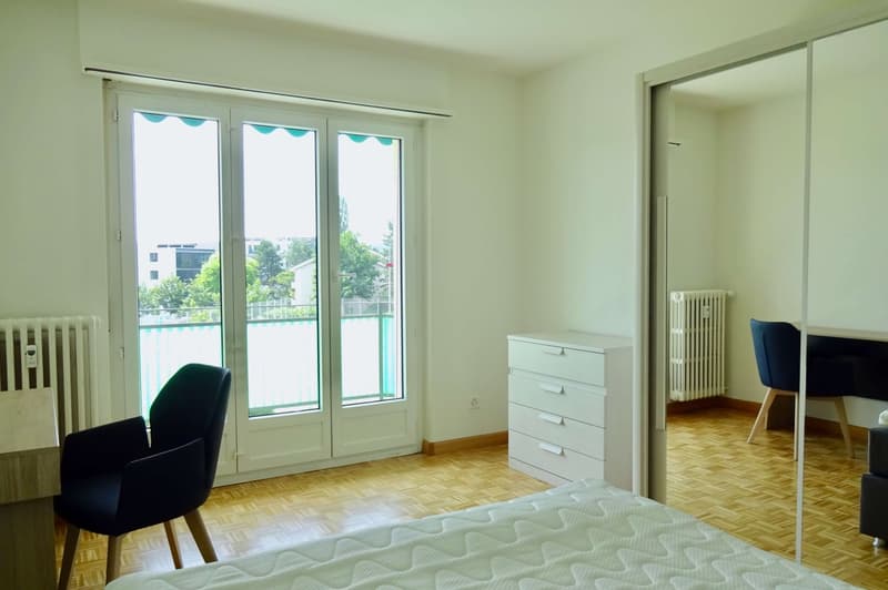 Möbliertes Zimmer in modernisierter Wohnung an top Lage (4)