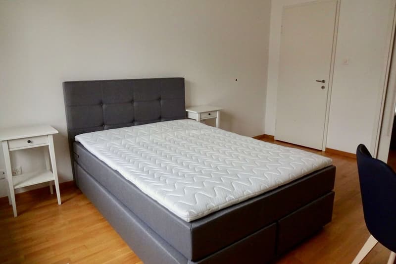Möbliertes WG-Zimmer in moderner Wohngemeinschaft (3)