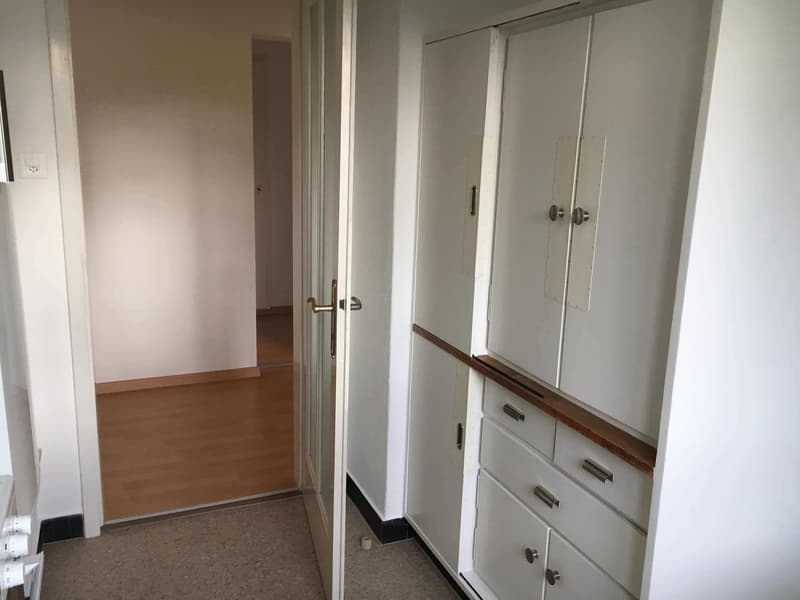 Helles WG-Zimmer im Zentrum von Wollishofen (14)