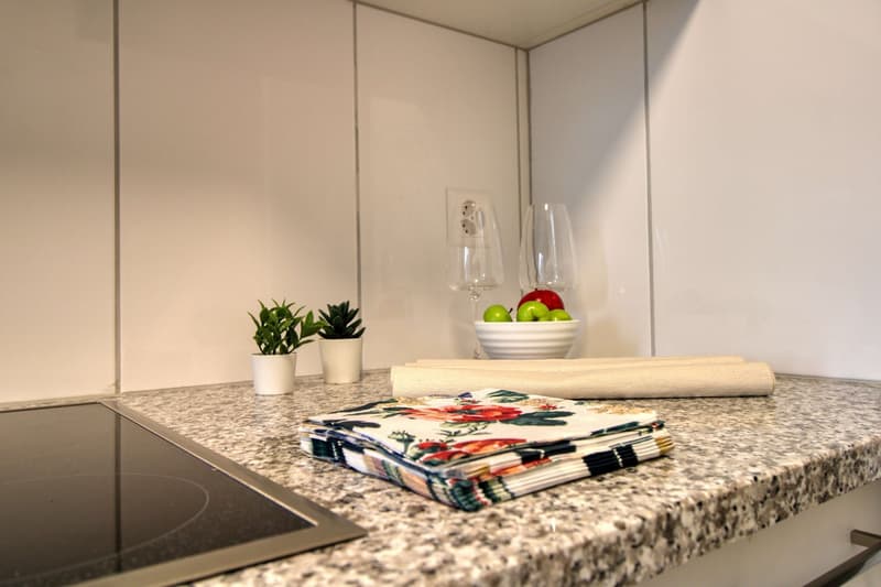 Möbliertes Zimmer in modernisierter Wohnung an top Lage (20)