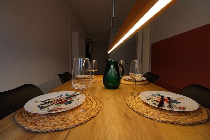 Möbliertes Zimmer in modernisierter Wohnung an top Lage (12)