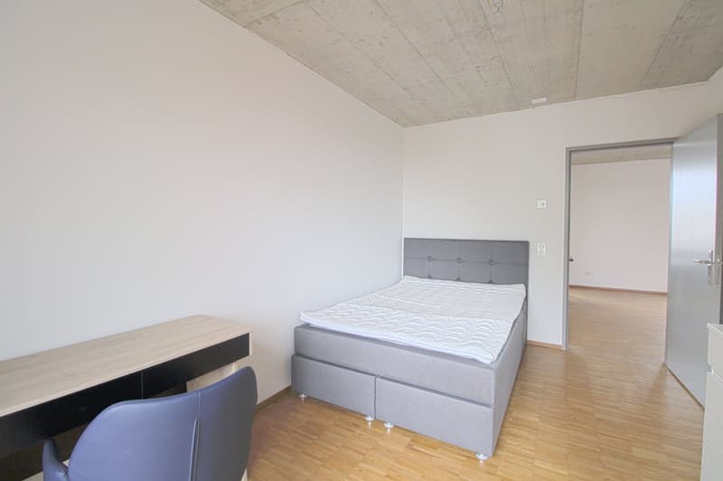 Möbliertes Zimmer in modernisierter Wohnung an top Lage (2)