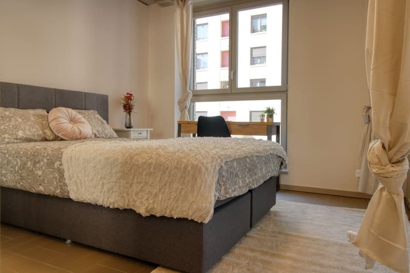 Furnished room in modernised apartment in a top location (5)