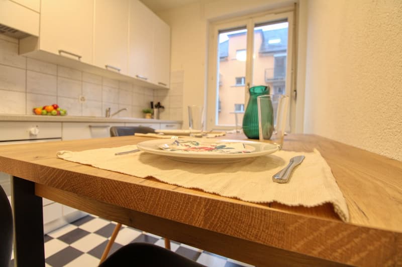 Eine moderne Coliving-Wohnung im lebhaften Wiedikon in Zürich (9)