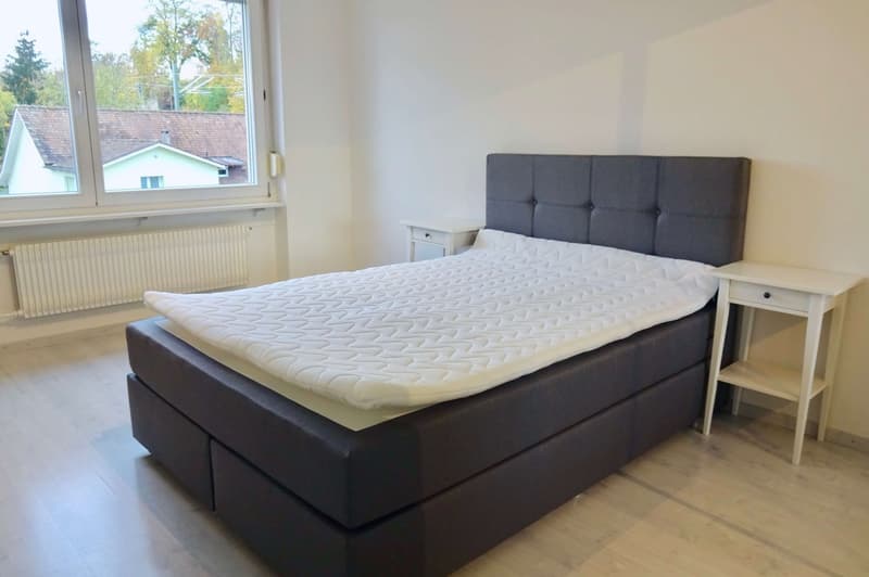 Möbliertes Zimmer in 4er WG mit grossem Wohnzimmer & Balkon (5)