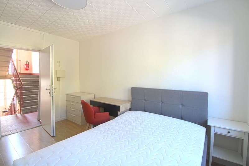 Gemeinsame und renovierte Wohnung in der Nähe des Bahnhofs Oerlikon (1)