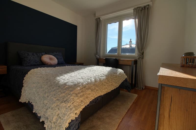 Furnished room in modernised apartment in a top location (2)