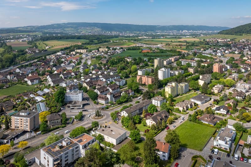 Appartement spacieux de 6,5 pièces en attique dans un excellent emplacement (11)