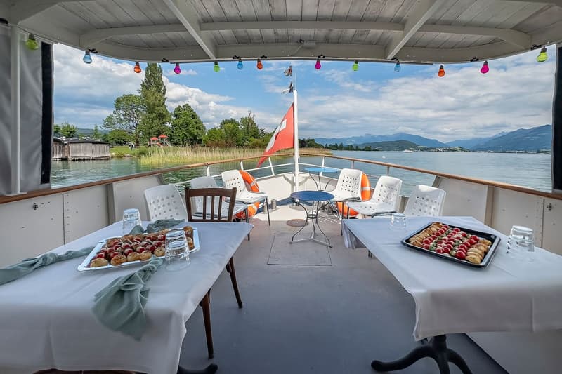 Bateau à passagers historique avec emplacement au lac de Zurich (8)