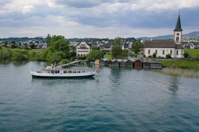 Bateau à passagers historique avec emplacement au lac de Zurich (3)