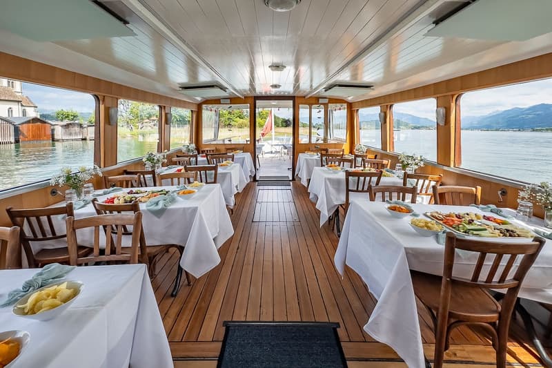 Bateau à passagers historique avec emplacement au lac de Zurich (7)