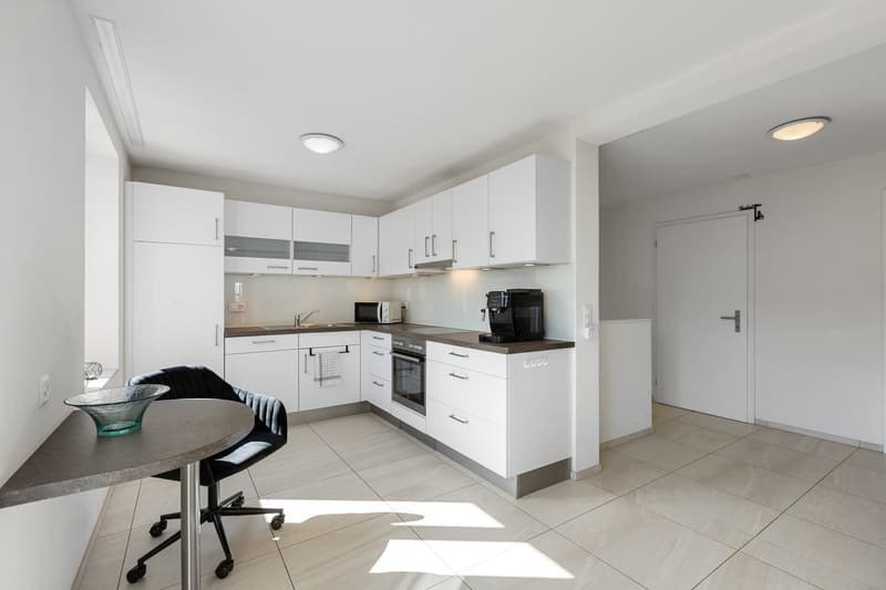Residential and Commercial Building in 8637 Laupen ZH (6)