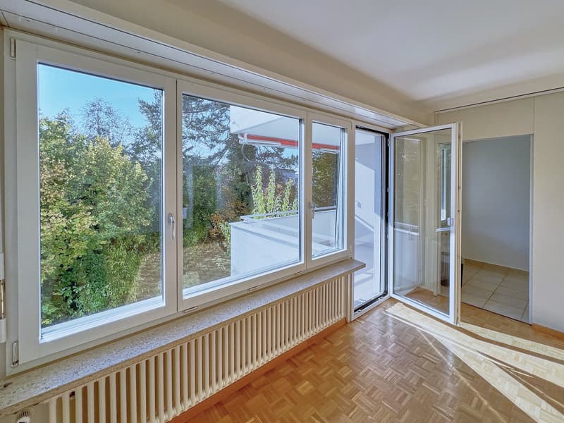 Appartement de ville de 1,5 pièces avec grand balcon dans un quartier calme (avec place de parking souterrain) (1)