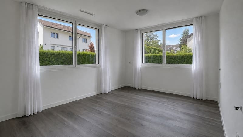 Freshly renovated 2.5-room apartment in Greifensee (6)