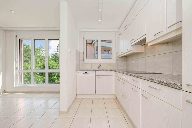 4.5-room apartment in Kloten - Living, arriving, and enjoying with winter garden (2)