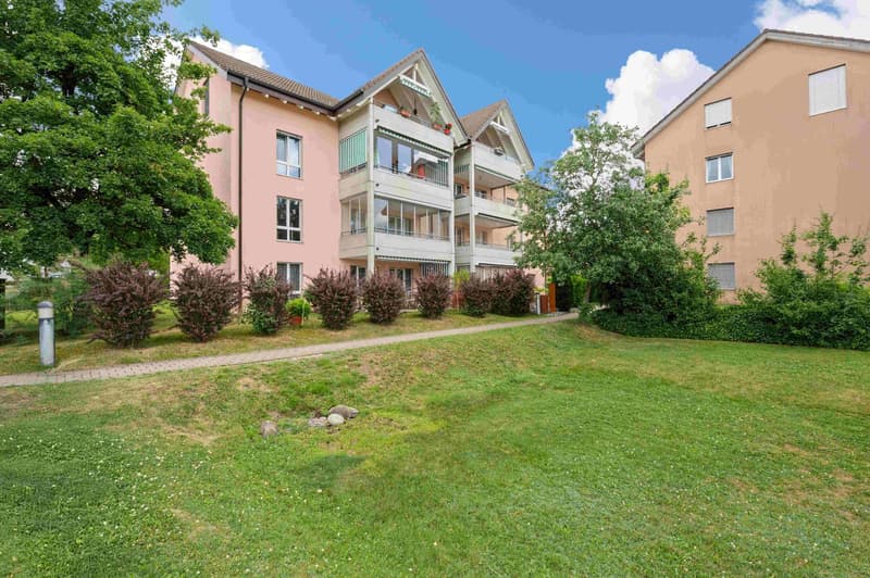4.5-room apartment in Kloten - Living, arriving, and enjoying with winter garden (6)