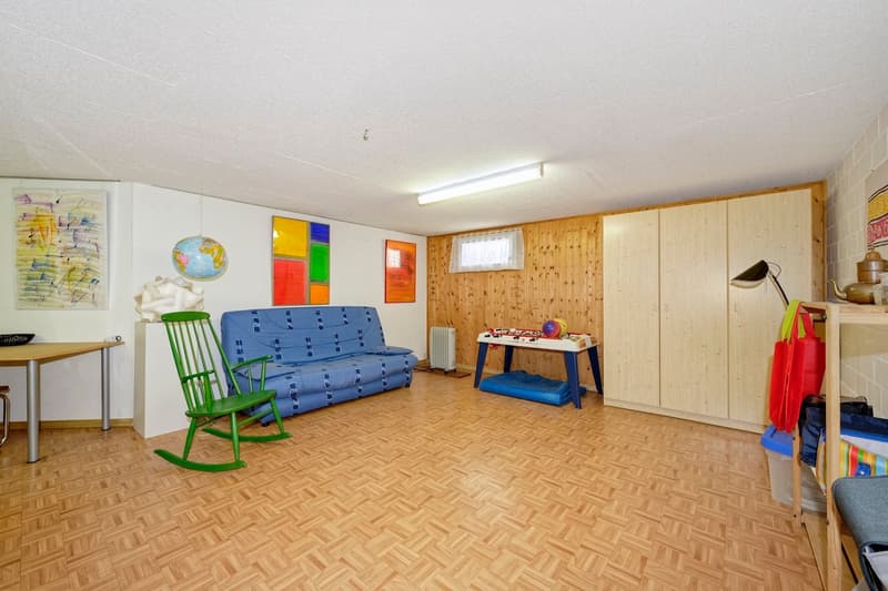 Charming single-family house with pool and large hobby room (11)