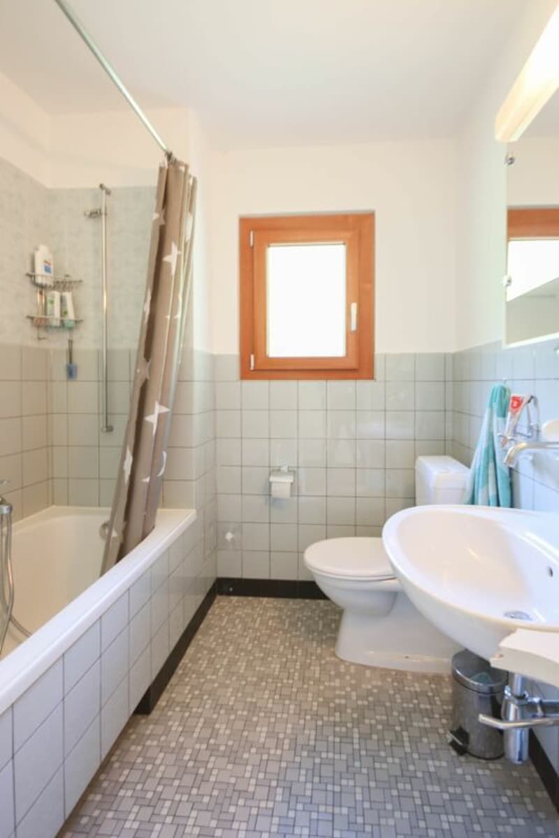 Maison de vacances sur un grand terrain constructible dans un endroit calme entouré de verdure (10)