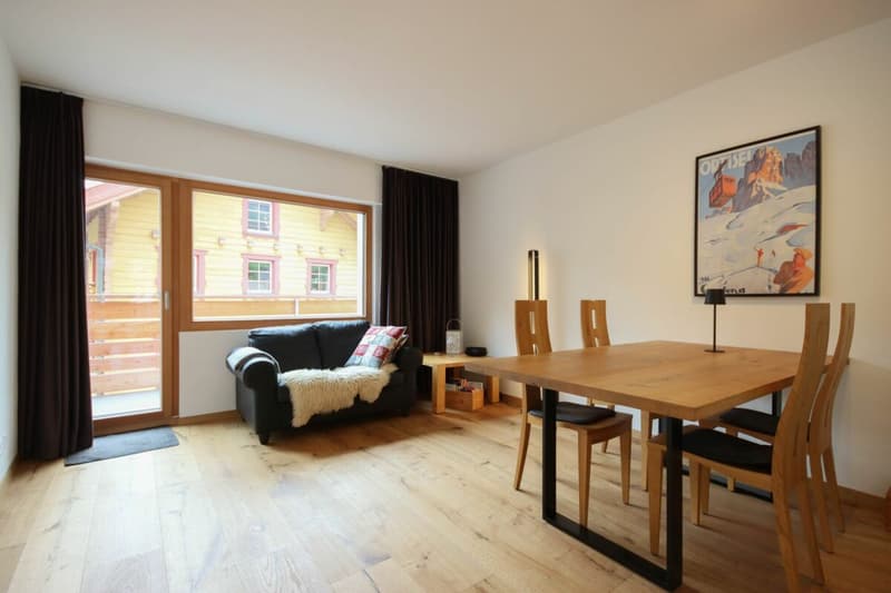 Appartement de vacances rénové de 2,5 pièces au 2e étage à proximité immédiate de la gare de la montagne (3)
