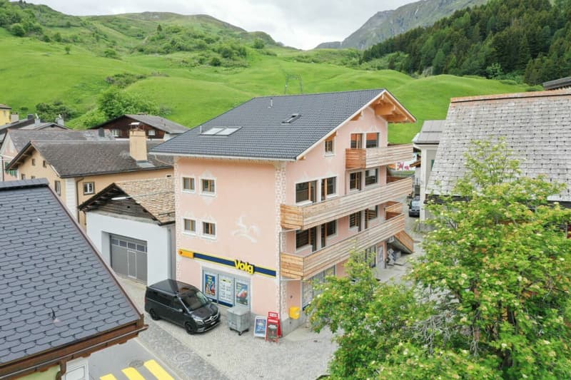 Appartement de vacances rénové de 2,5 pièces au 2e étage à proximité immédiate de la gare de la montagne (2)