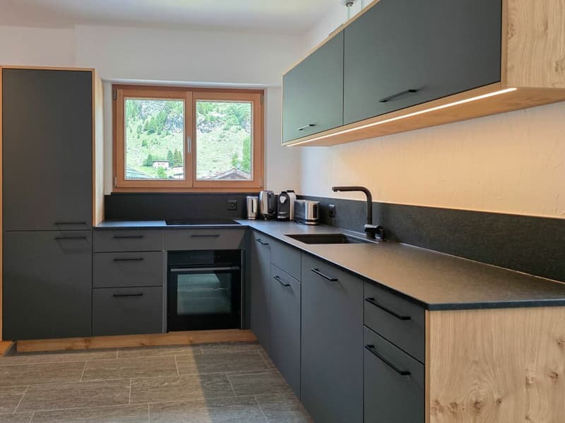 Appartement de vacances rénové de 2,5 pièces au 2e étage à proximité immédiate de la gare de la montagne (5)