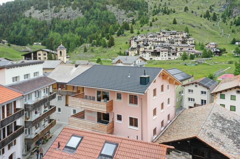 Appartement de vacances rénové de 2,5 pièces au 2e étage à proximité immédiate de la gare de la montagne (1)