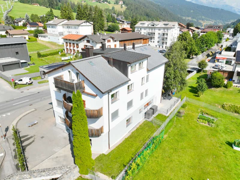 Moderne, neue Erstwohnung mit grossem Aussenplatz (2)
