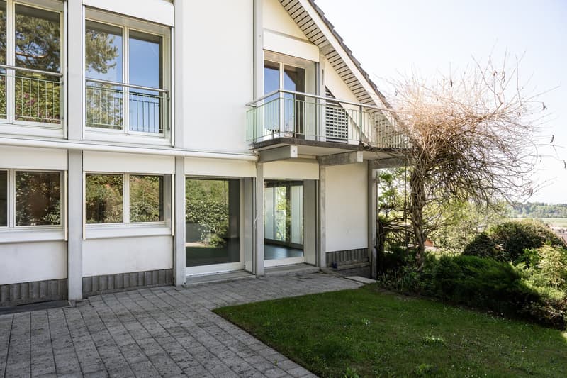 Habiter au bord de la forêt – 6,5 pièces avec vue panoramique et potentiel d'agrandissement (2)