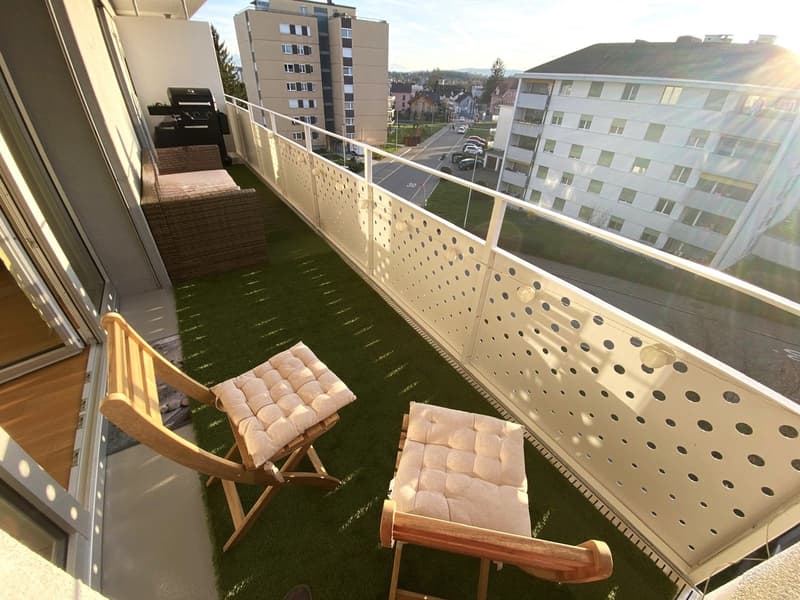 Zentral gelegene Wohnung mit Aussicht (3)