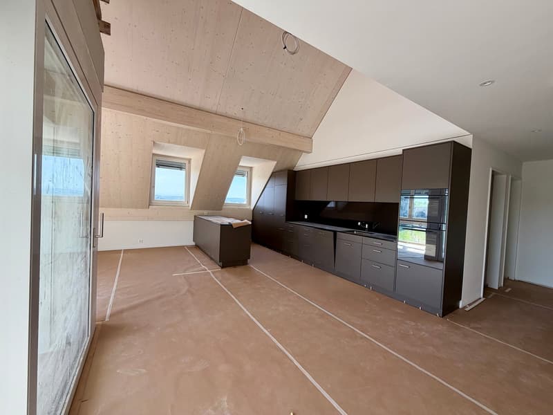 Appartamento-mansarda moderno di 3,5 locali in un edificio nuovo a Truttikon – disponibile per l'affitto da ottobre 2026 (2)