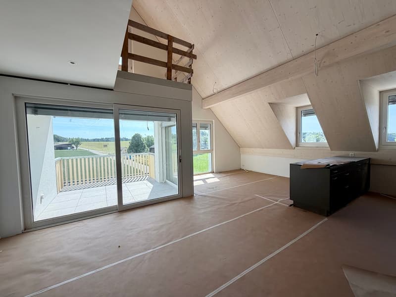 Appartamento-mansarda moderno di 3,5 locali in un edificio nuovo a Truttikon – disponibile per l'affitto da ottobre 2026 (3)