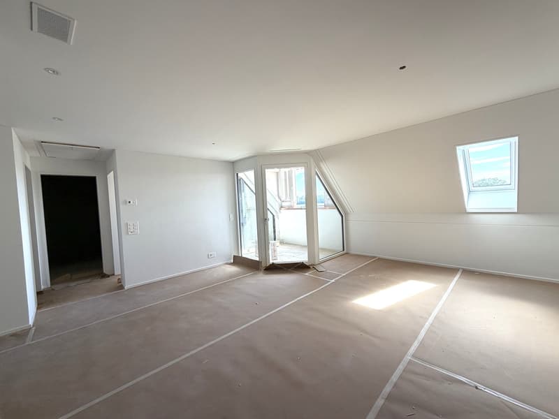 2.5-Room Attic Apartment with View & Loggia - First Occupancy (5)