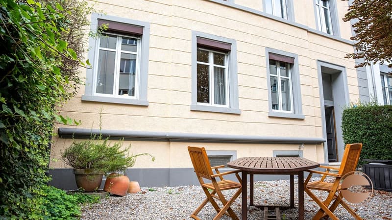 BELLE ÉPOQUE CHARM - 3.5-ROOM / 2-BEDROOM BOUTIQUE SERVICED APARTMENT (4)
