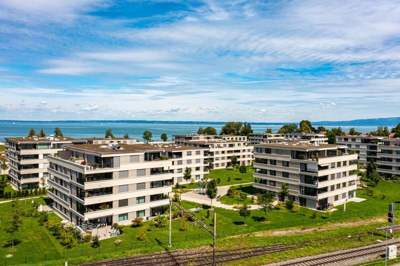 Moderne 2.5 Zimmer Wohnung am See (9)