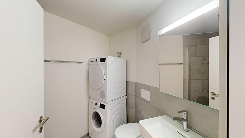 Schöne helle Wohnung (5)