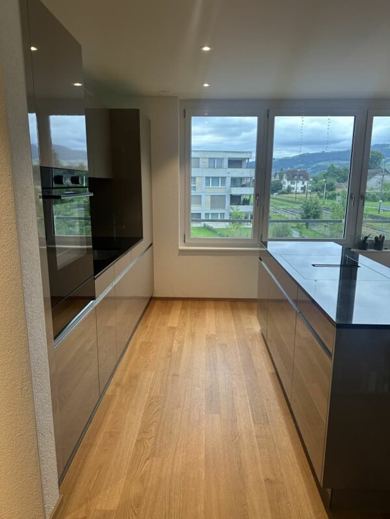 Helle 3.5 Zimmer Wohnung (5)