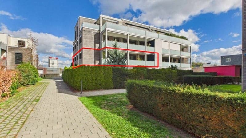 Ansprechende 4.5 - Zi.-Wohnung mit grossem Balkon mitten in Aadorf (3)