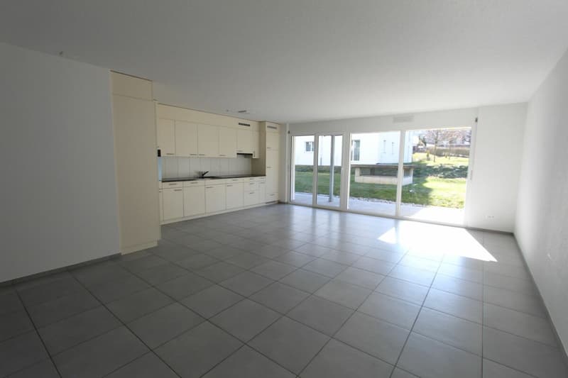Bello appartamento con area giardino (4)