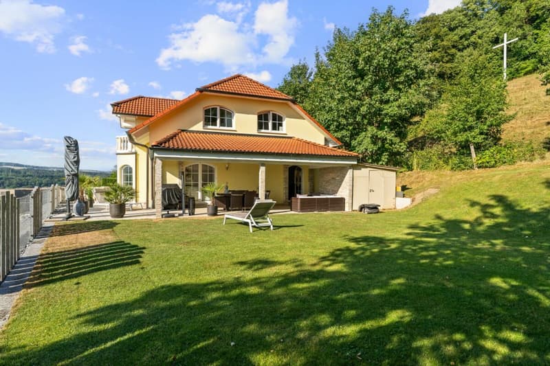 Freistehendes Einfamilienhaus (2)