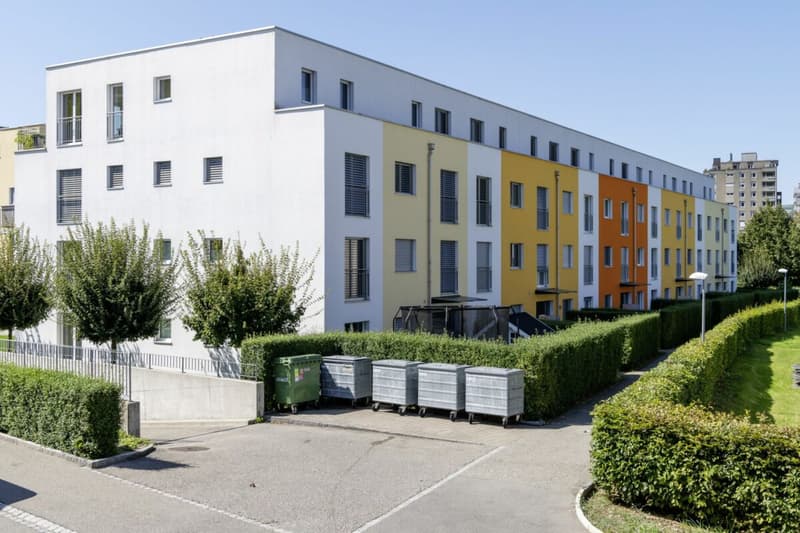 SCHÖNE WOHNUNG MIT GROSSEM BALKON (2)