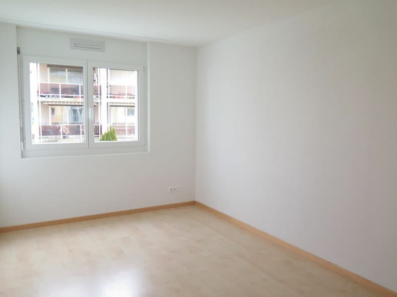 SCHÖNE WOHNUNG MIT GROSSEM BALKON (6)