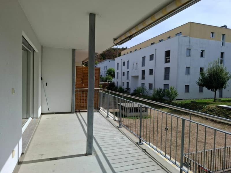 SCHÖNE WOHNUNG MIT GROSSEM BALKON (2)