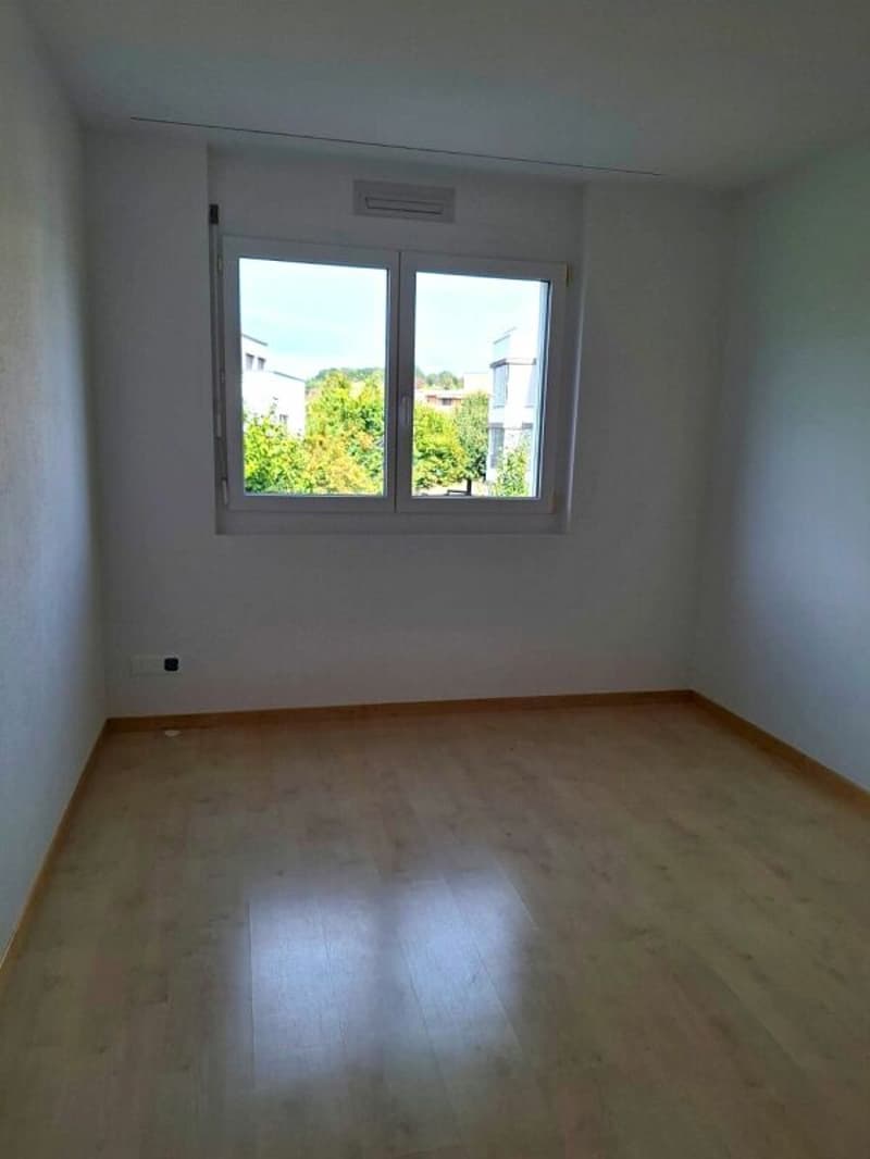 SCHÖNE WOHNUNG MIT GROSSEM BALKON (10)